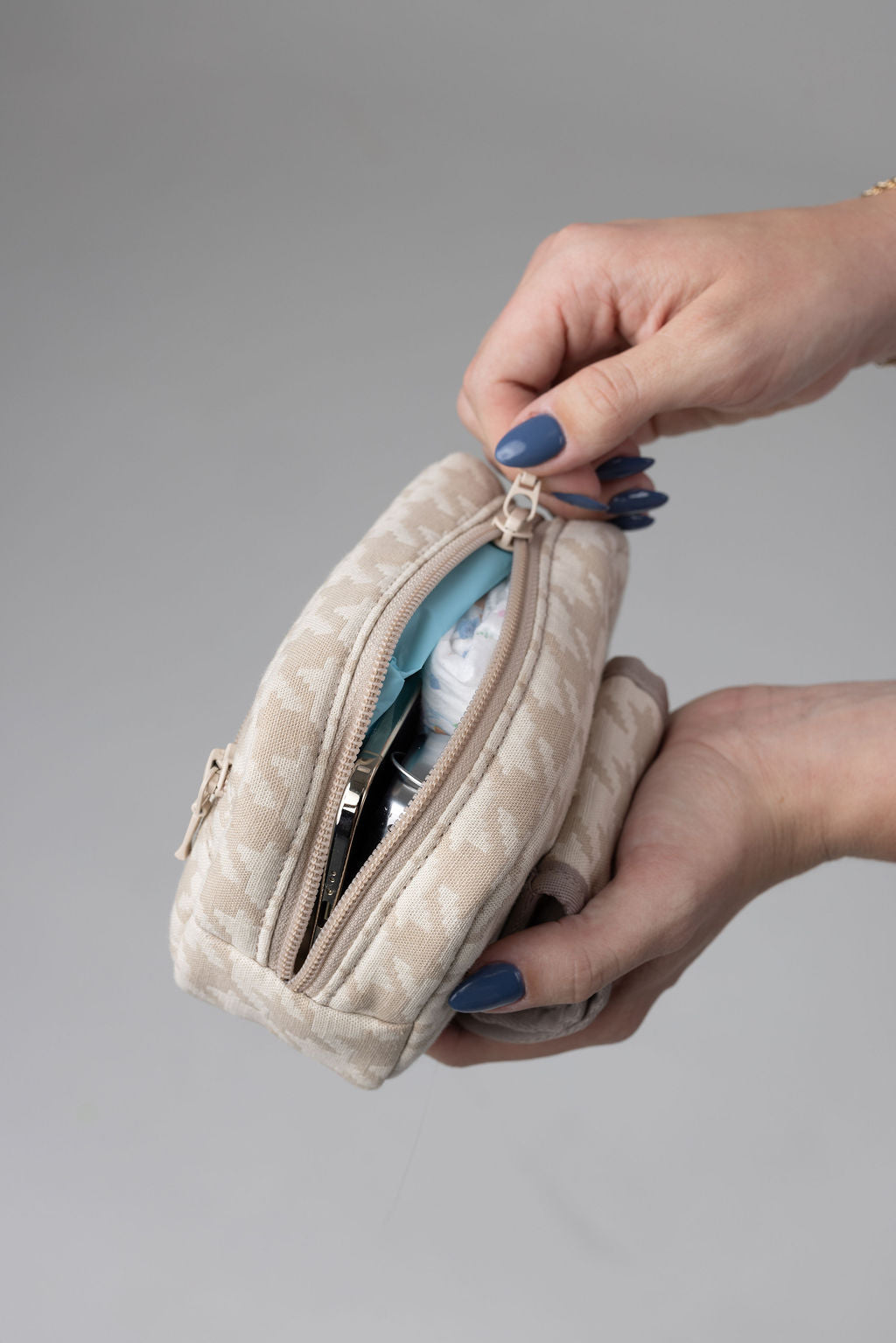 The Monarch Accessory Bag - Houndstooth